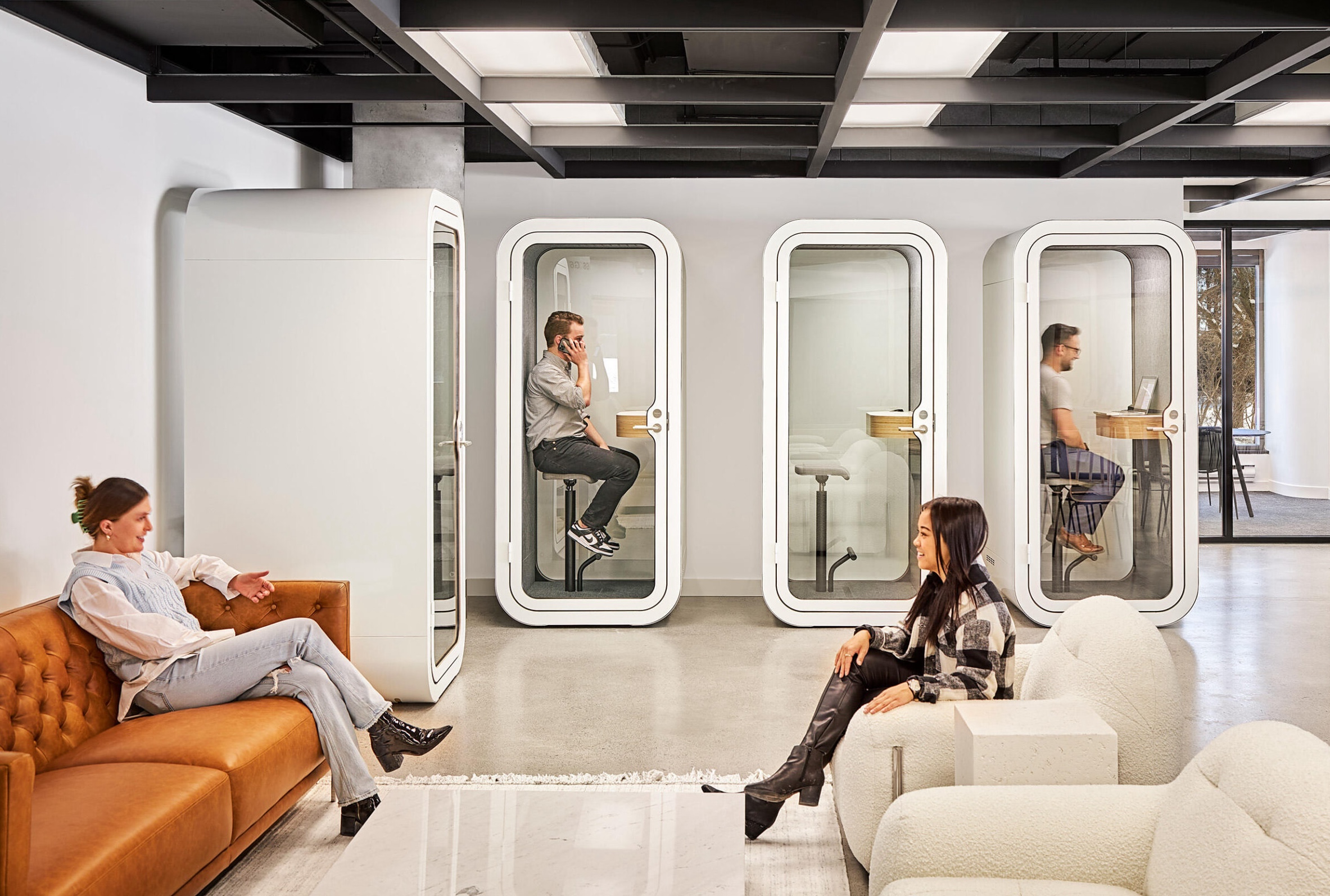 Cabines acoustiques en open space d’entreprise